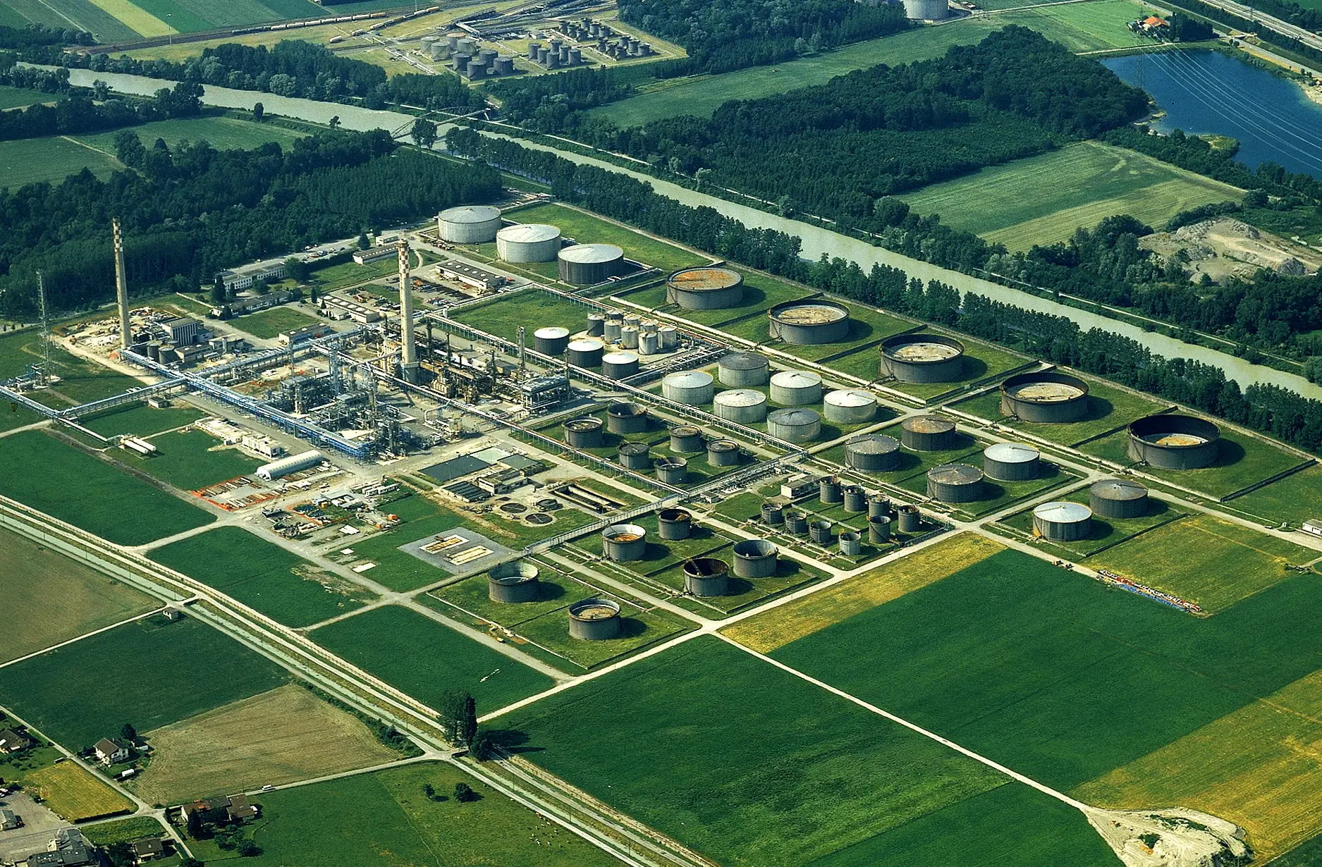 Collombey refinery 1996